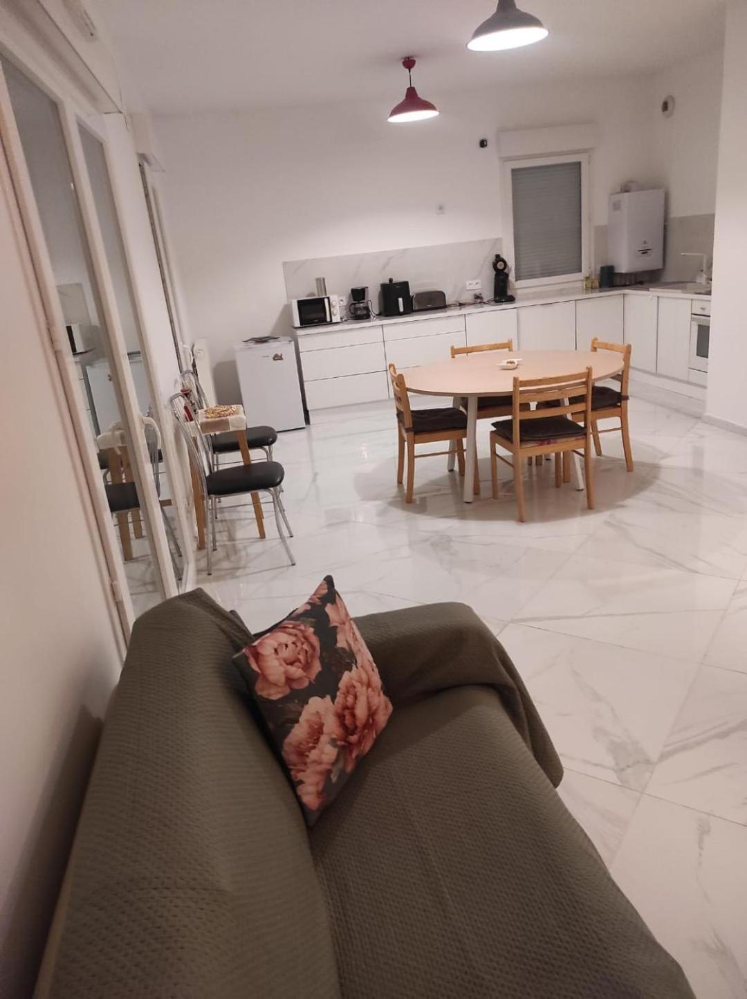 ויטרי-סור-סיין Tres Bel Appartement Avec Grand Jardin, Proche De Paris מראה חיצוני תמונה